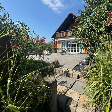 B&B'S Im Aischgrund Adelsdorf Exterior foto