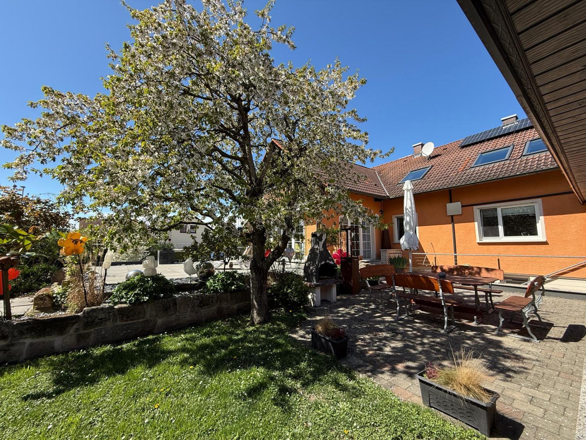 B&B'S Im Aischgrund Adelsdorf Exterior foto